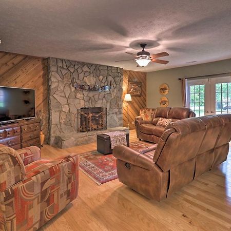 Hendersonville Home With Fire Pit 5 Mi To Downtown! Eksteriør billede