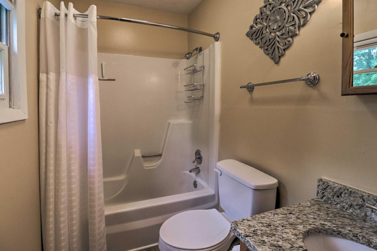 Hendersonville Home With Fire Pit 5 Mi To Downtown! Eksteriør billede