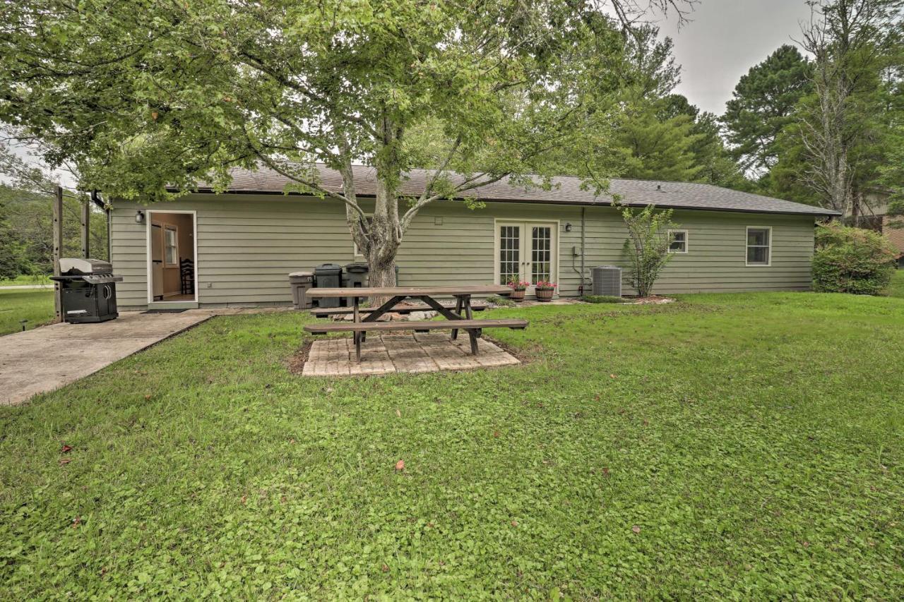 Hendersonville Home With Fire Pit 5 Mi To Downtown! Eksteriør billede